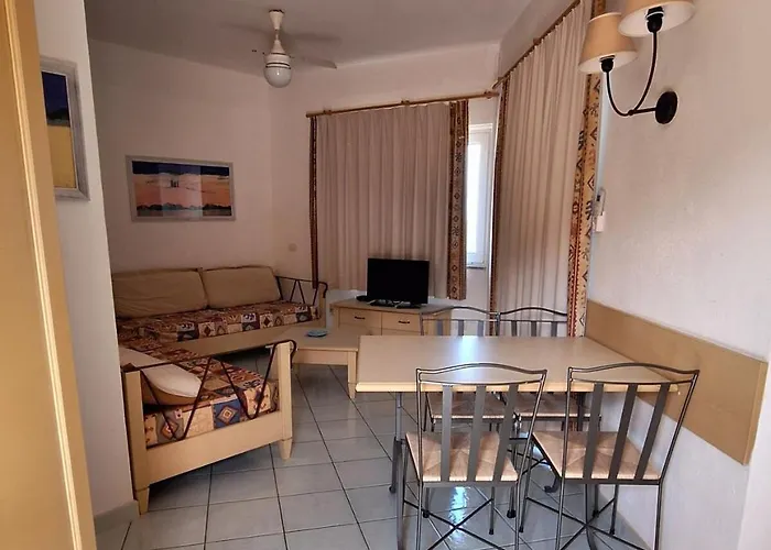 Roccia Rossa Vacanze Apartment *